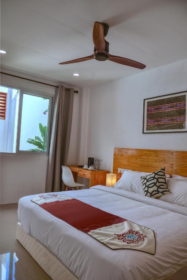 Island Ambience Hotel Maafushi Kültér fotó